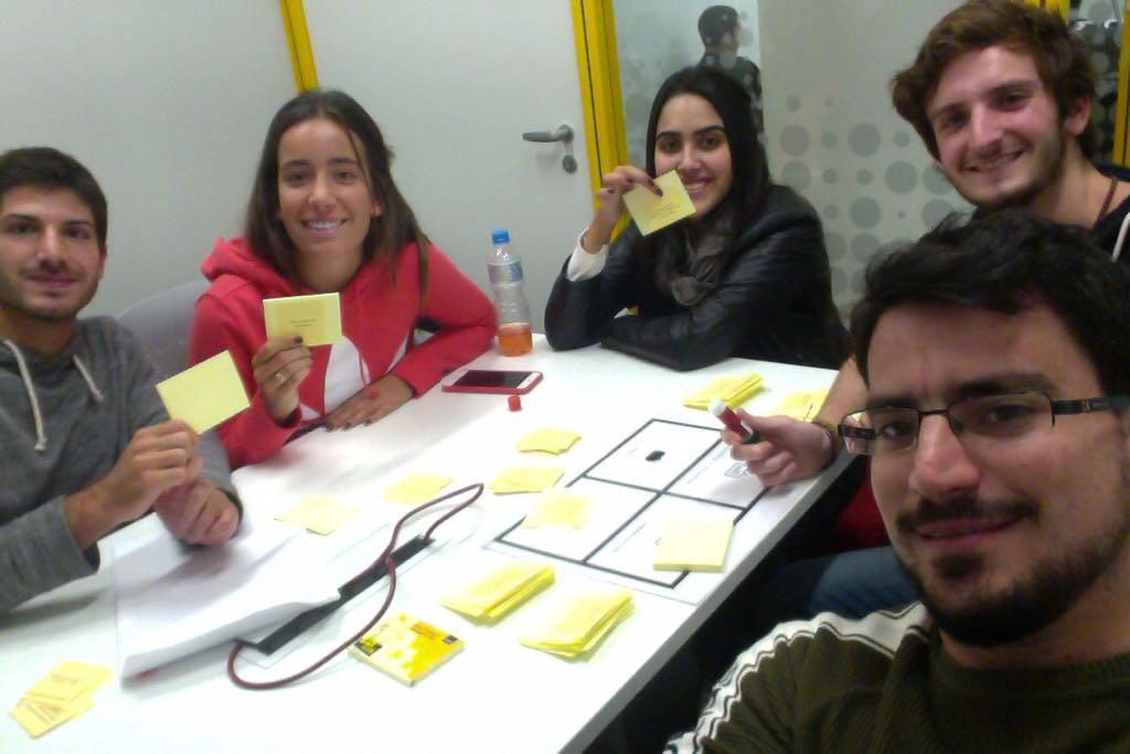 equipes disruptivas preparando trabalho para reunião de inovação